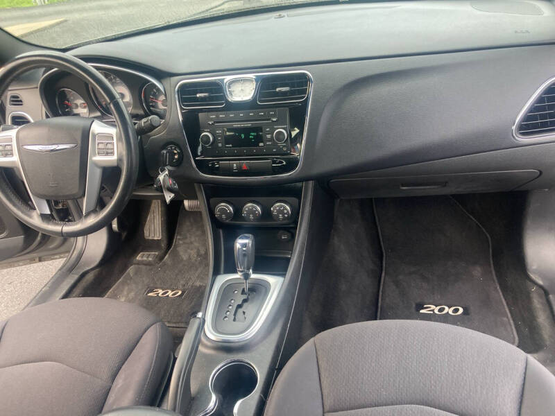 2013 Chrysler 200 Touring