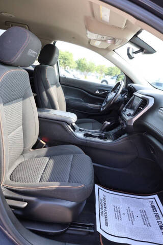 2019 GMC Acadia SLE-2
