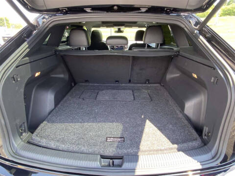 2022 Volkswagen Atlas Cross Sport V6 SEL R-Line 4Motion