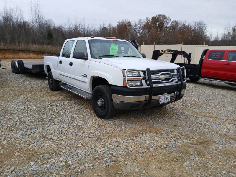 2004 Chevrolet Silverado 2500HD LT photo 3