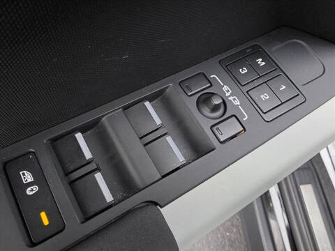 2023 Land Rover Defender 110 X-Dynamic SE