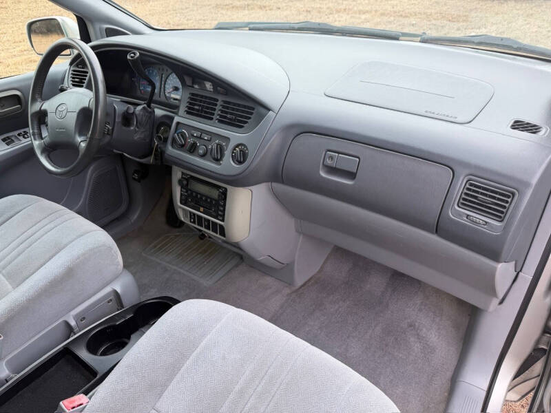 2002 Toyota Sienna LE