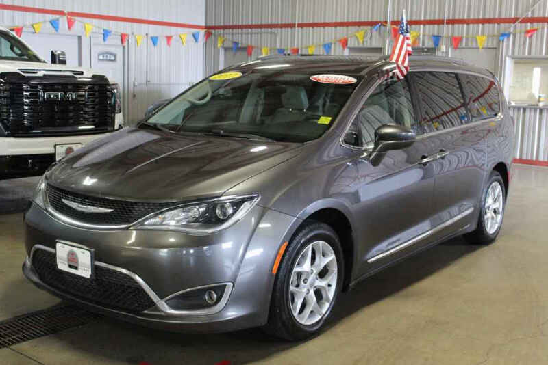 2017 Chrysler Pacifica Touring-L Plus