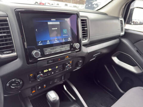 2024 Nissan Frontier SV