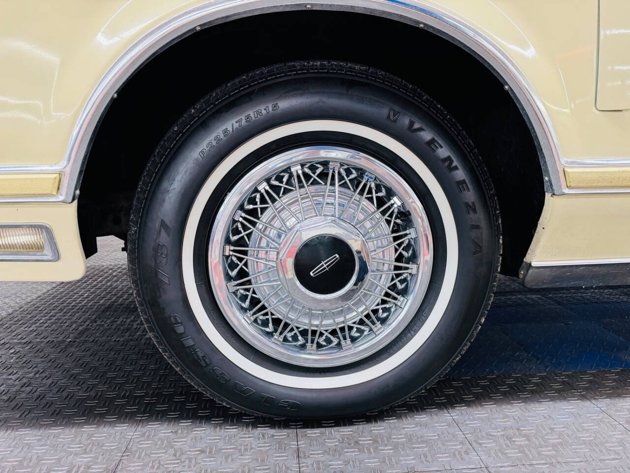 1979 Lincoln Mark V 26