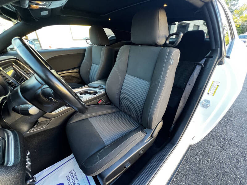 2021 Dodge Challenger SXT