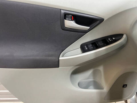 2011 Toyota Prius Three