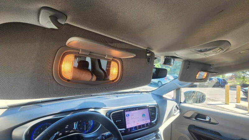2022 Chrysler Pacifica Touring L