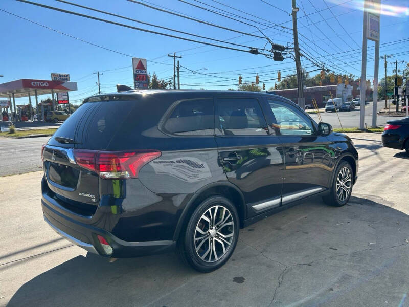 2017 Mitsubishi Outlander SE photo 8