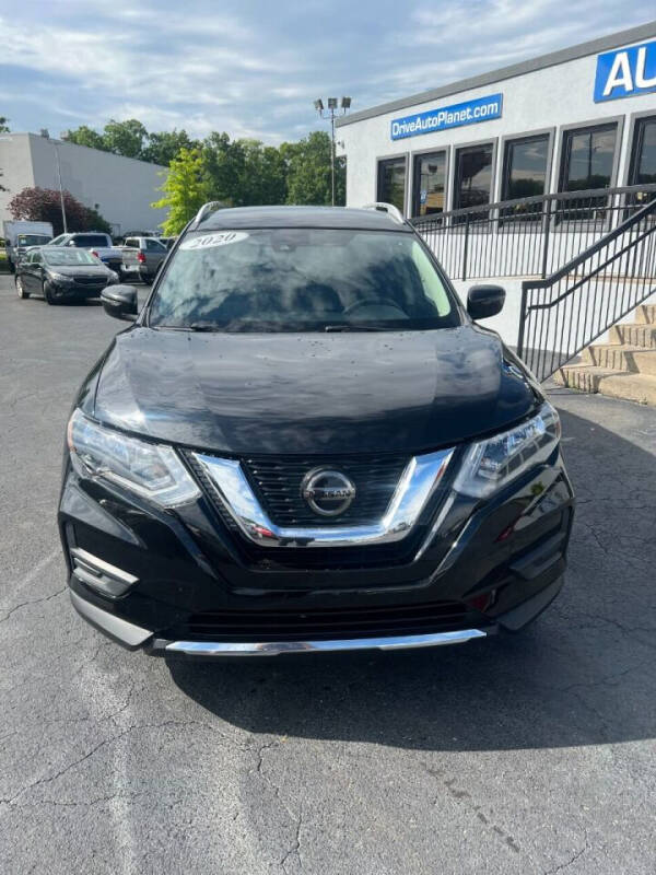 2020 Nissan Rogue SV photo 2