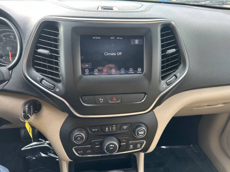 2019 Jeep Cherokee Latitude