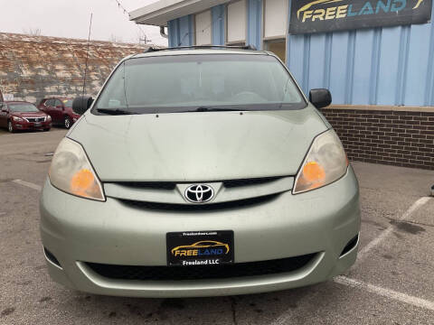 2009 Toyota Sienna LE 8-Passenger