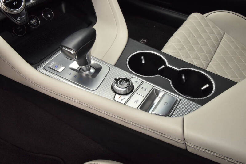 2023 Genesis G70