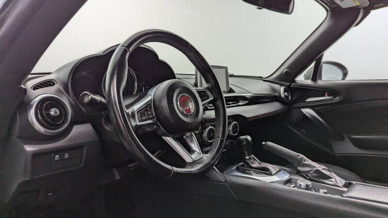 2019 FIAT 124 Spider Urbana Edition