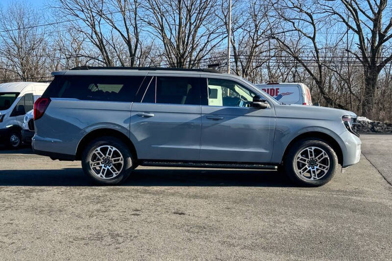 2026 Ford Expedition MAX Active