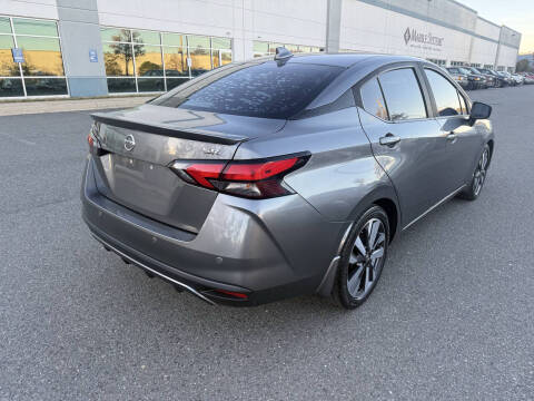 2020 Nissan Versa SR