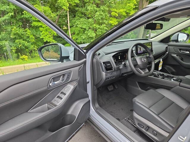 2025 Nissan Rogue SL