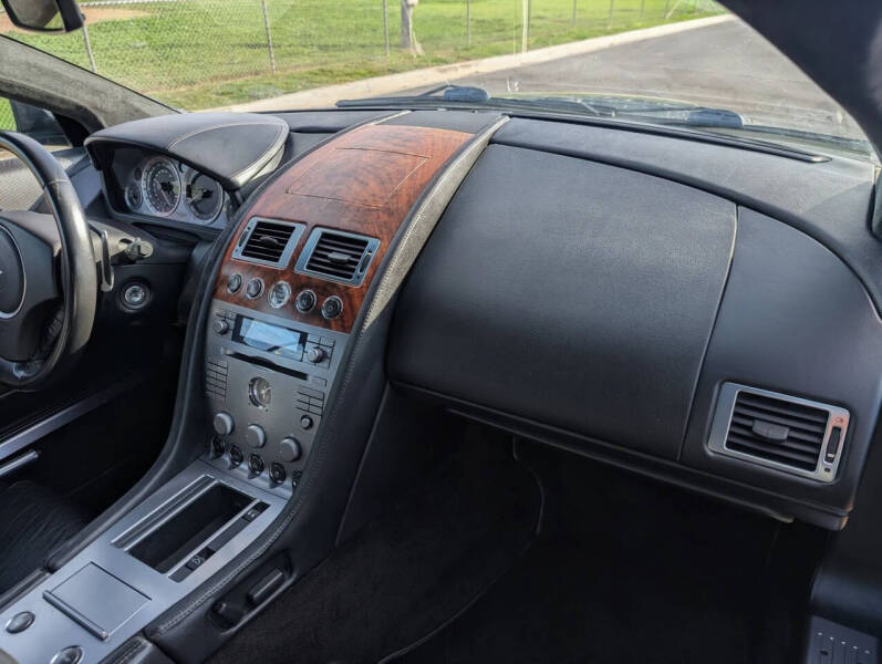 2005 Aston Martin DB9 Volante