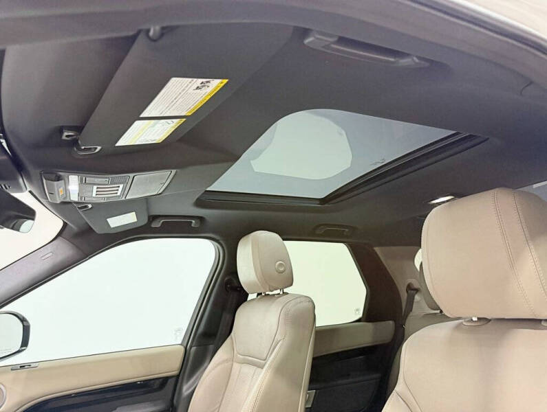 2017 Land Rover Discovery SE