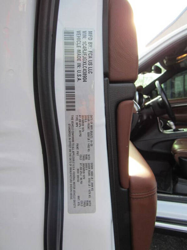 2020 Jeep Grand Cherokee Summit