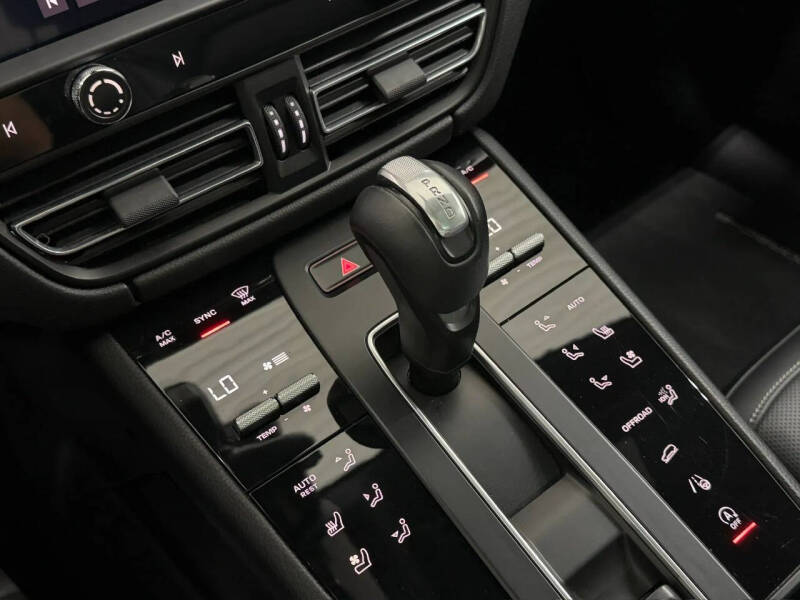 2022 Porsche Macan S