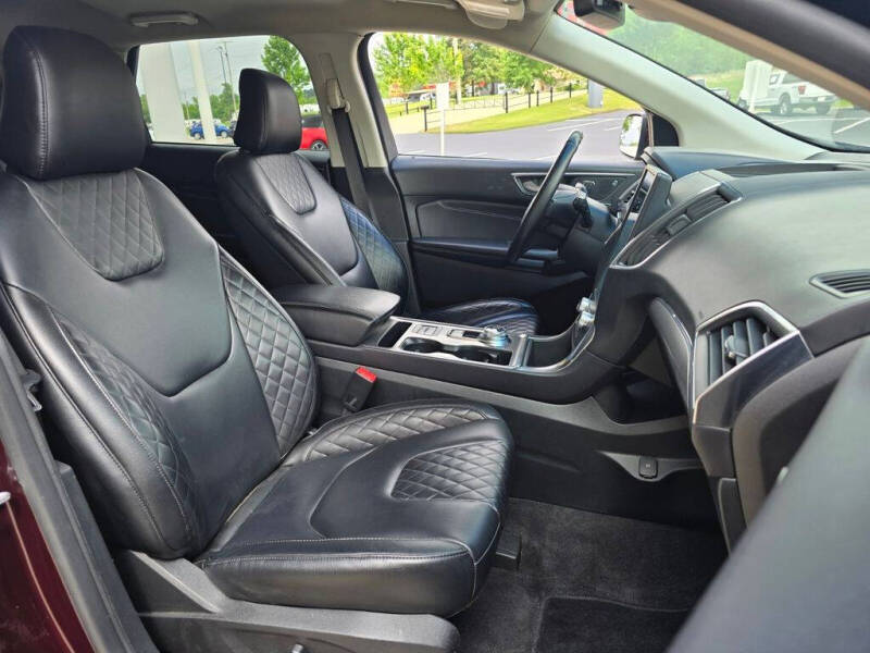 2023 Ford Edge Titanium
