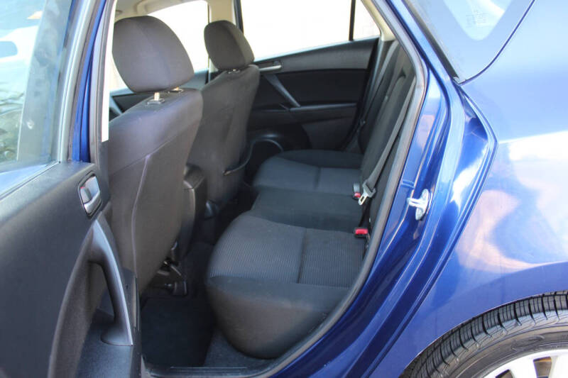 2013 Mazda MAZDA3 i Touring