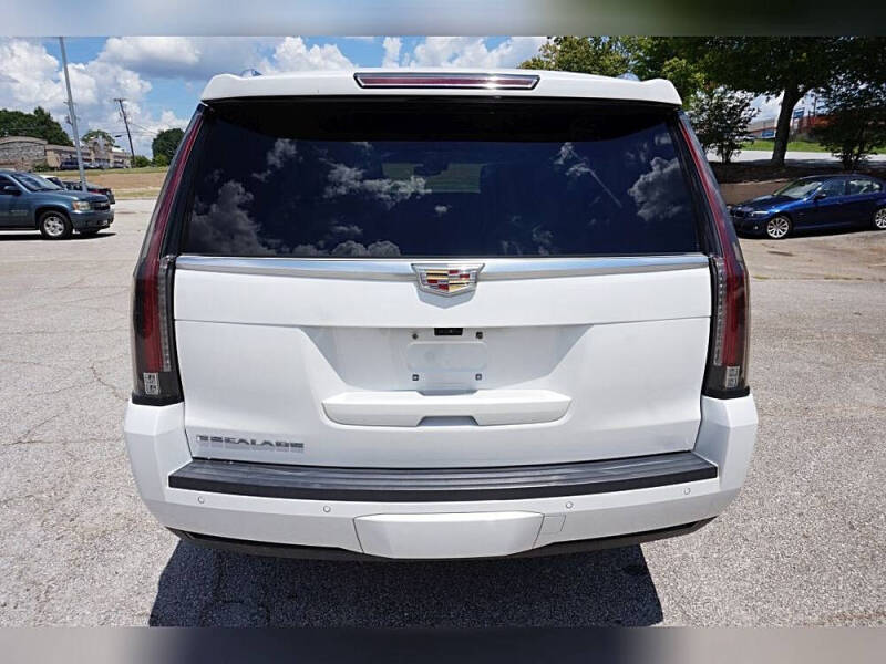 2019 Cadillac Escalade Platinum