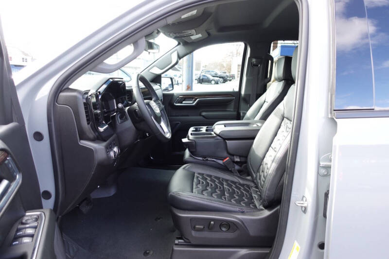 2024 GMC Sierra 1500 Elevation Standard