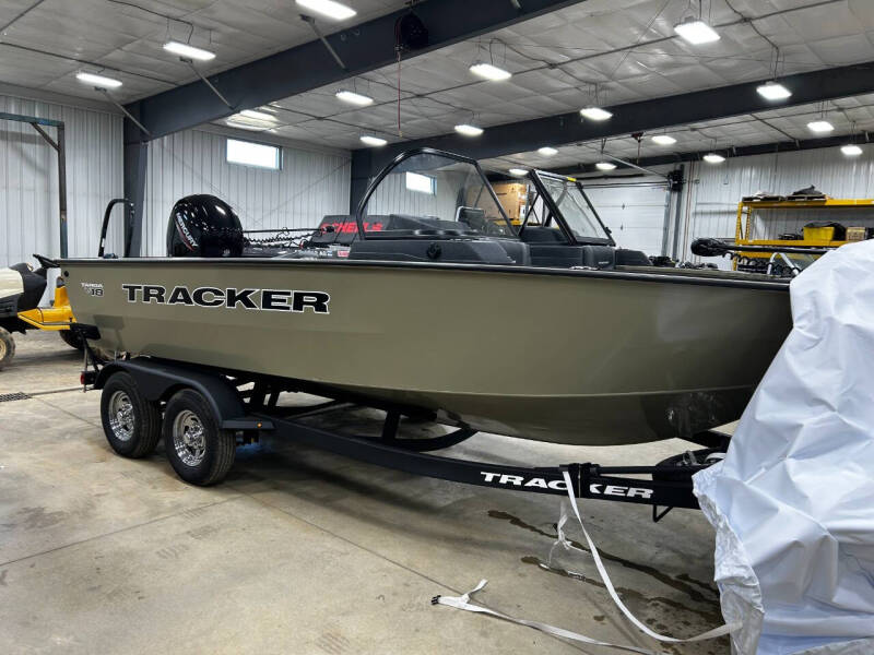 2026 Tracker TARGA 18 WT