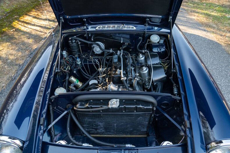 1973 MG B
