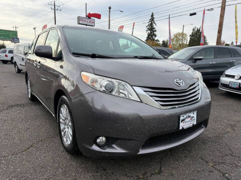 2016 Toyota Sienna XLE 8-Passenger