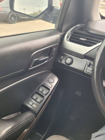 2016 Chevrolet Suburban LS