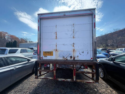 2018 Freightliner M2 106