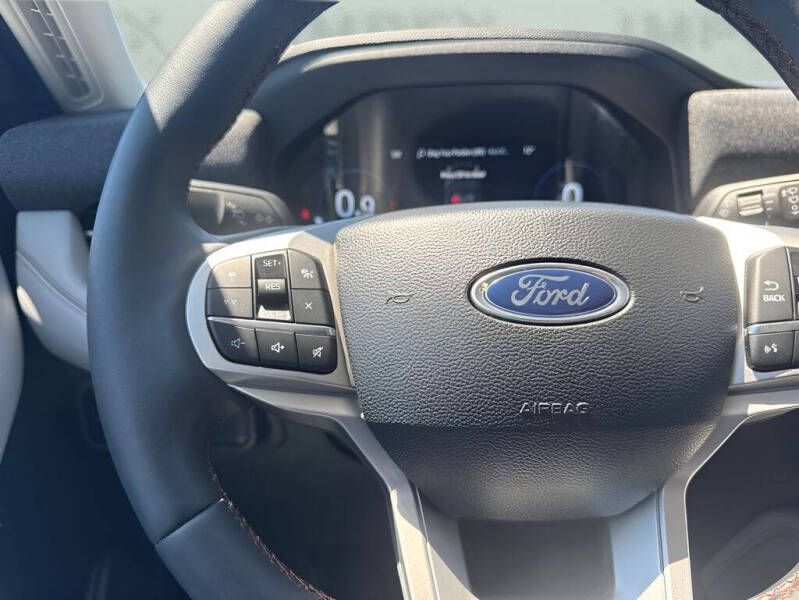 2025 Ford Explorer Active
