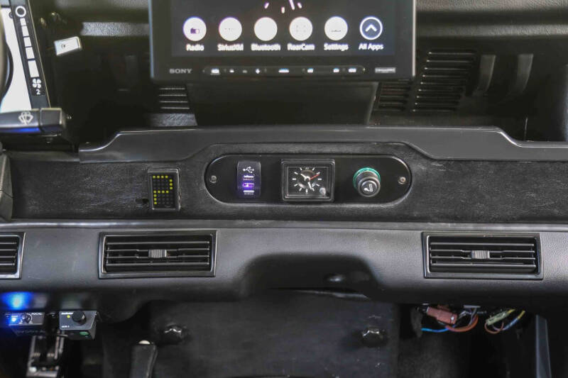 1984 Land Rover Defender