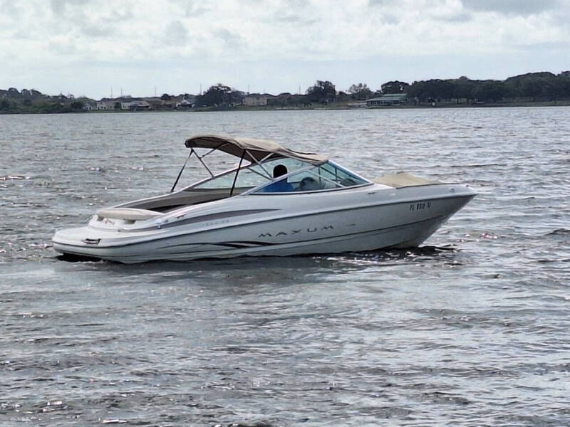 2001 Maxum 1900
