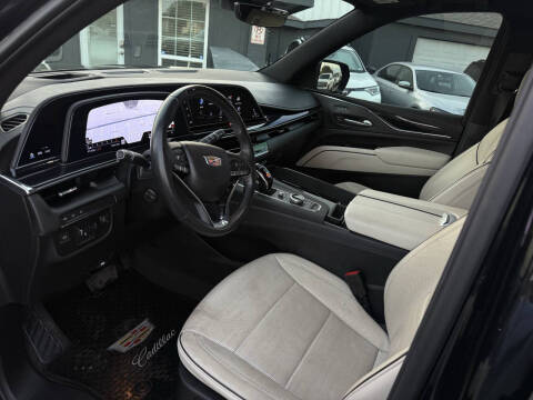 2023 Cadillac Escalade Sport