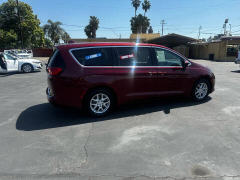 2017 Chrysler Pacifica LX