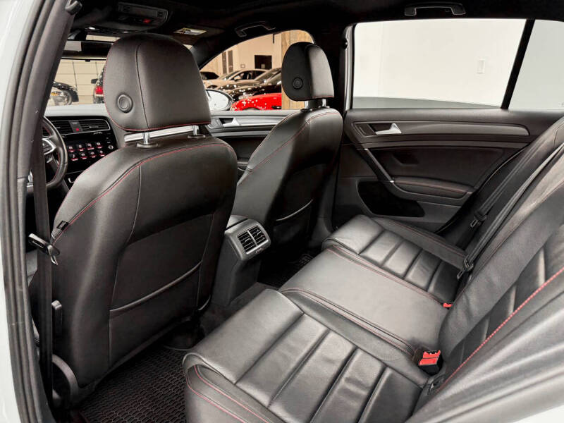 2019 Volkswagen Golf GTI SE