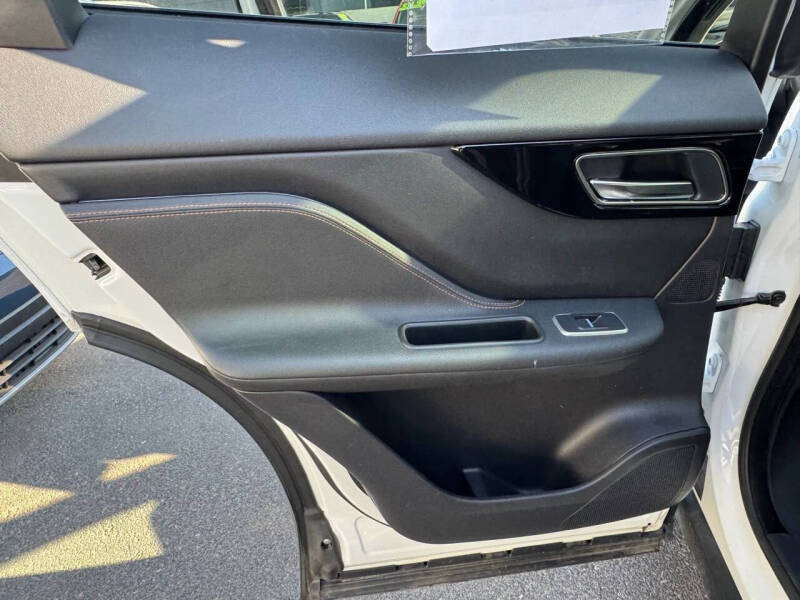 2019 Jaguar F-PACE 30t Prestige