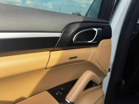 2018 Porsche Cayenne Platinum Edition