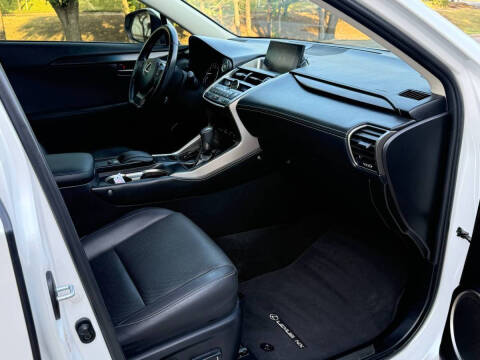 2017 Lexus NX 200t