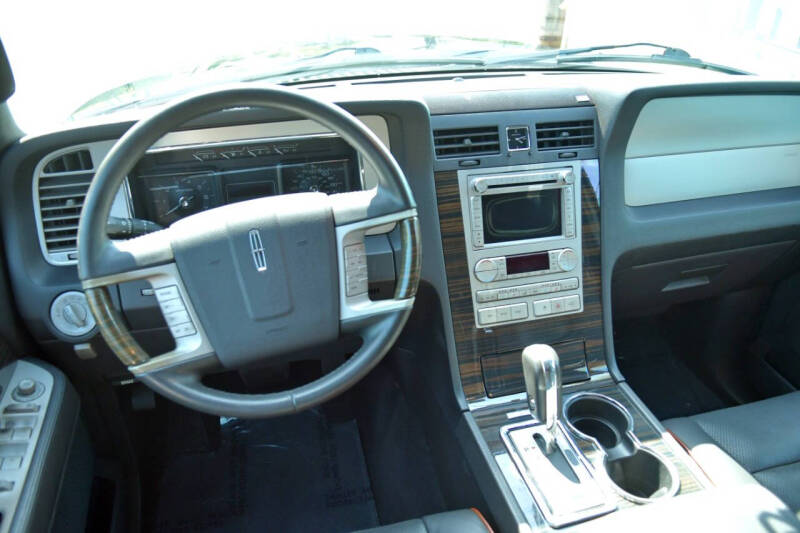 2009 Lincoln Navigator L