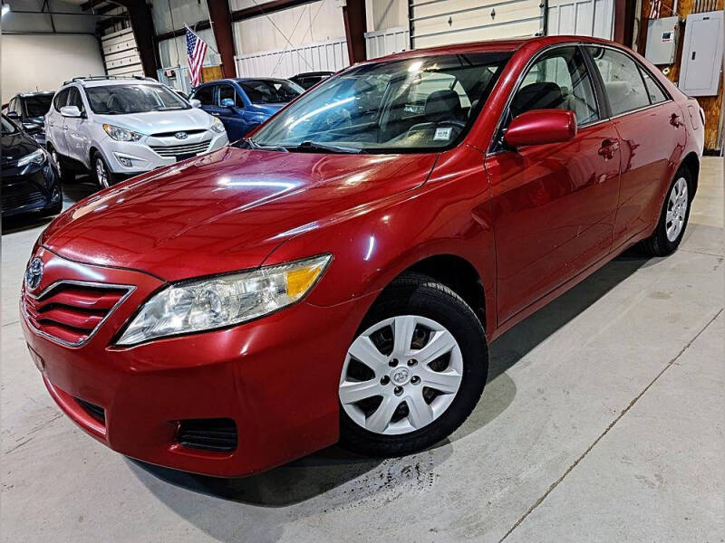 2010 Toyota Camry LE's photo