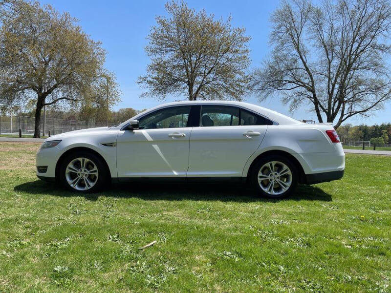 2014 Ford Taurus SEL