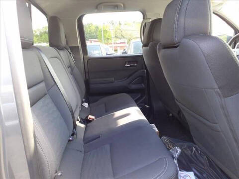 2024 Nissan Frontier SV