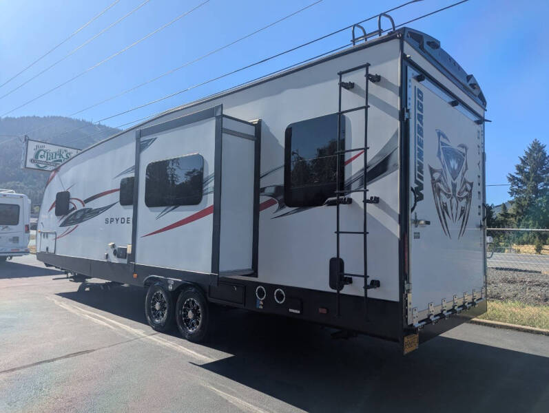 2017 Winnebago Spyder 28SC / 34ft