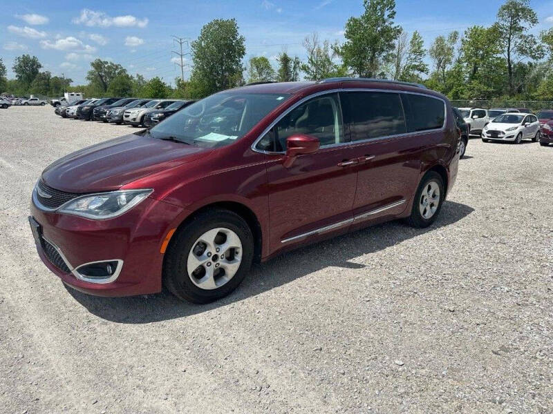 2017 Chrysler Pacifica Touring-L Plus