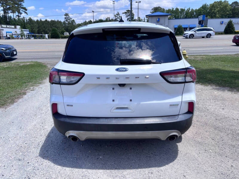 2020 Ford Escape SE